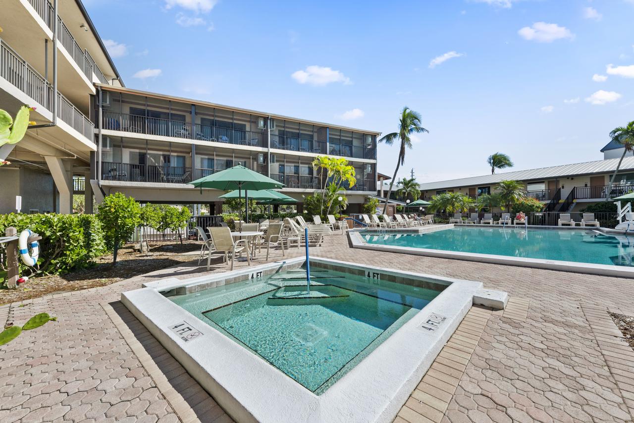 Loading Resort Image...